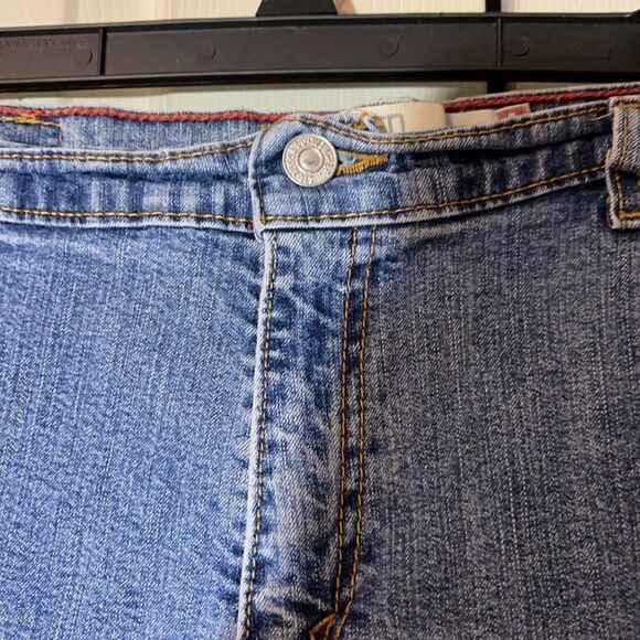 Levi's Vintage Y2K 550 Relaxed Boot Cut Jeans 12 - Picture 8 of 16